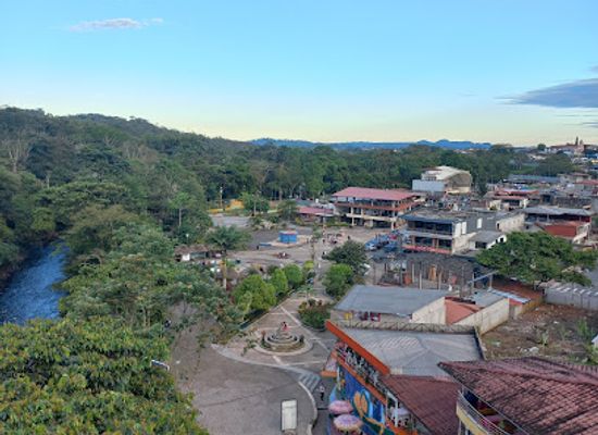 ecuador/oriente/landmark/malecon-boayaku-puyo