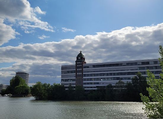 germany/dusseldorf/medienhafen/landmark/hafenuhr