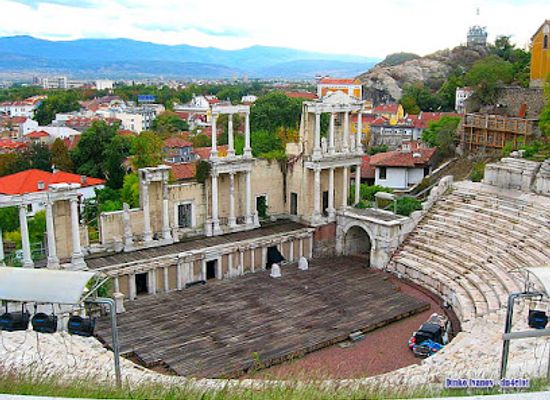bulgaria/upper-thracian-plain/landmark/ancient-theatre-of-philippopolis