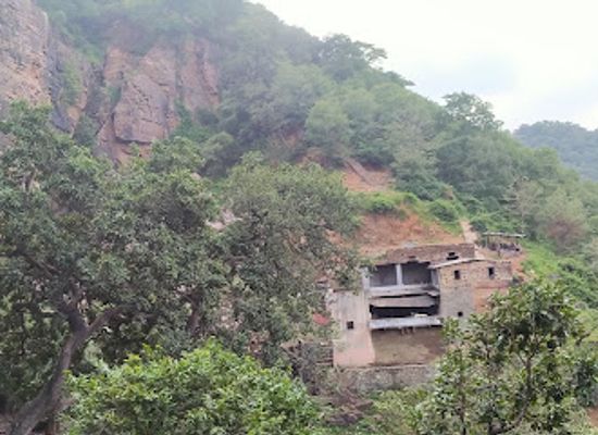 india/ranthambore/landmark/soleshwar-mahadev-temple