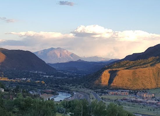 colorado/glenwood-springs/landmark/glenwood-springs-shopping-mall