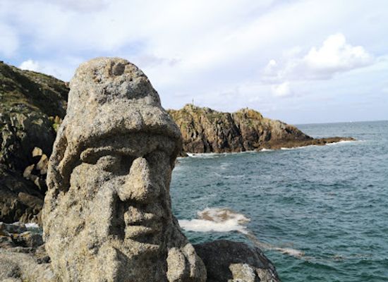 france/saint-malo/landmark/the-sculptured-rocks