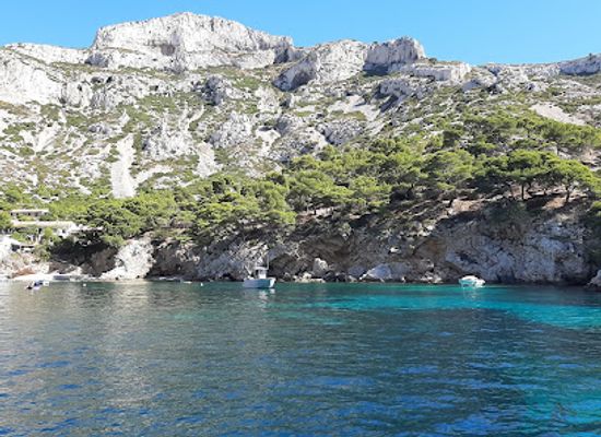 france/cassis-calanques/landmark/le-petit-train-touristique-de-cassis-by-france-voguette
