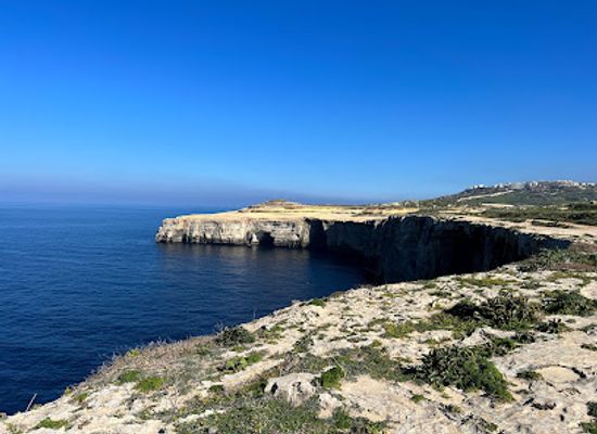 malta/wied-il-ghasri/landmark/big-cave-ghar-tal-qrewis