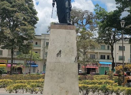 colombia/tolima-department/landmark/bolivar-plaza
