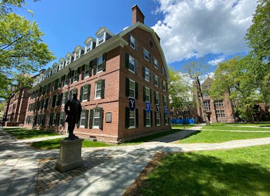 connecticut/new-haven-harbor/landmark/connecticut-hall