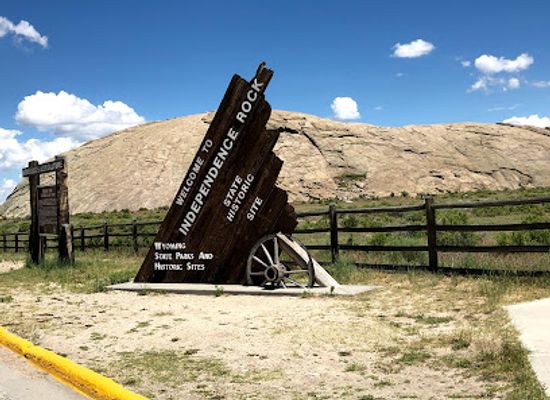 wyoming/converse-county/landmark/independence-rock-state-historic-site