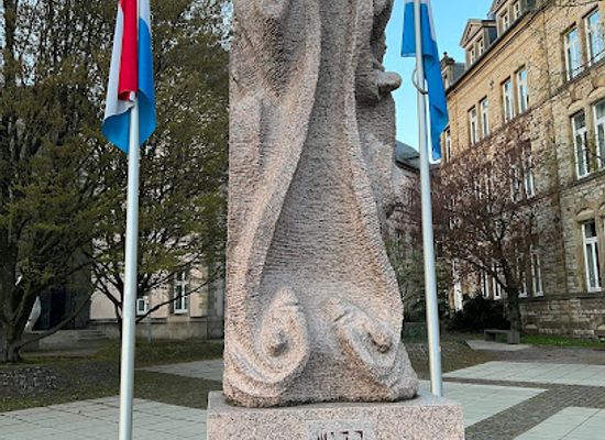 luxembourg/gutland/landmark/kadish-monument