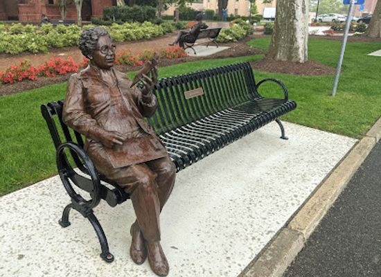 virginia/hampton-roads/landmark/mary-jackson-statue