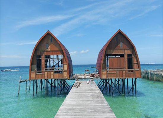 indonesia/pulau-derawan/landmark/derawan-dive-lodge