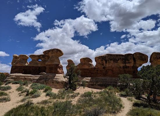 utah/dixie/landmark/spooky-gulch