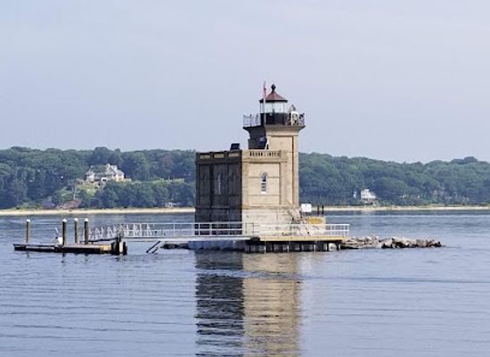 new-york/long-island/landmark/huntington-harbor-light