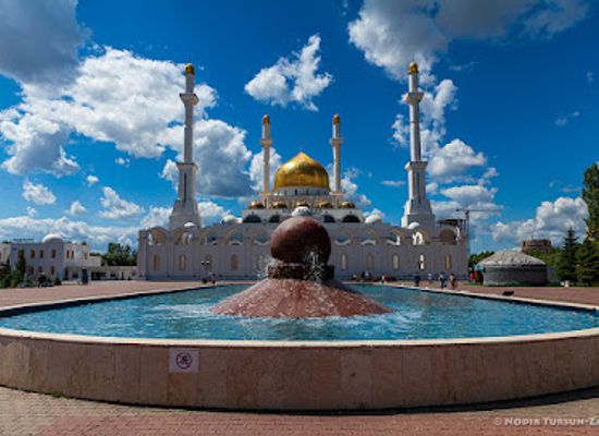 kazakhstan/nur-sultan/landmark/nur-astana-mosque