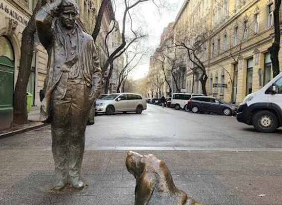 hungary/central-hungary/landmark/columbo-statue