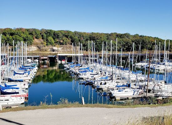 oklahoma/lake-texoma/landmark/grandpappy-point-resort-and-marina