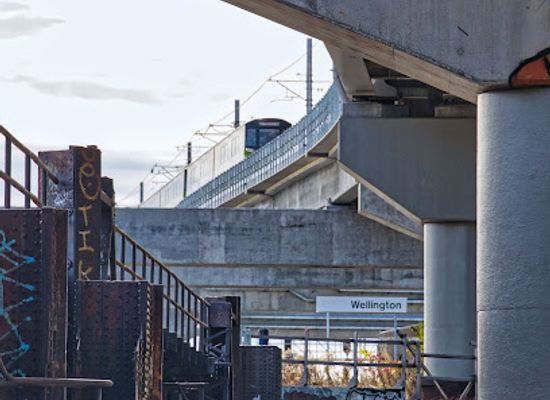 canada/montreal/griffintown/landmark/cnr-wellington-bridge