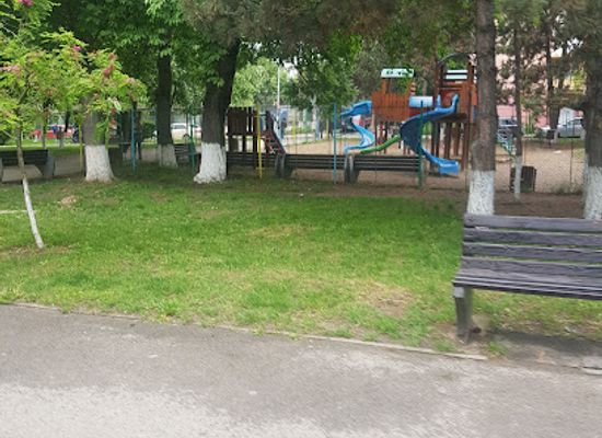 romania/botosani/landmark/parcul-curcubeului