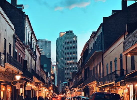louisiana/new-orleans/french-quarter/landmark/old-man-river-statue