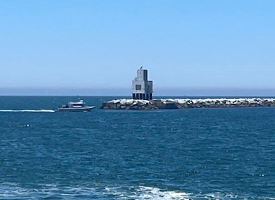california/long-beach/landmark/long-beach-light