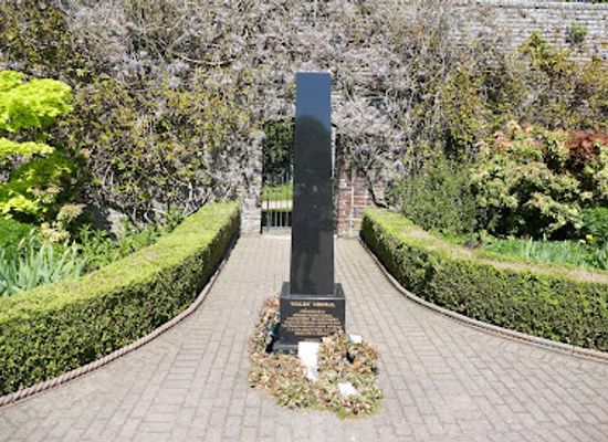 united-kingdom/aberdeen/landmark/workers-memorial