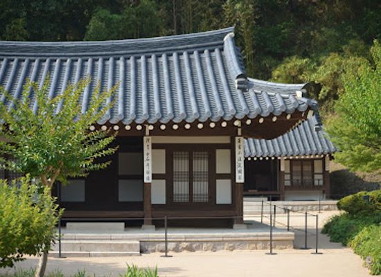 south-korea/yeongnam-region/landmark/the-birthplace-of-ho-am-byung-chull-lee