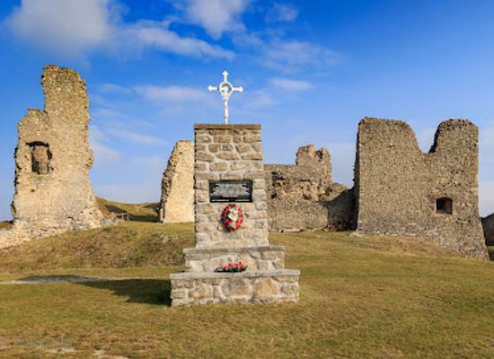 slovakia/zahorie/landmark/branc-castle