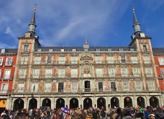 spain/madrid/landmark/casa-de-la-panaderia
