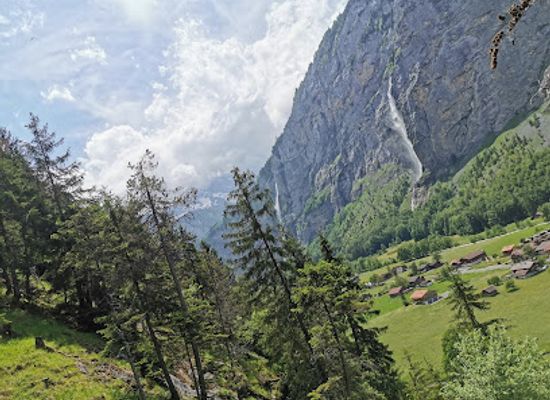 switzerland/lauterbrunnen-valley/landmark/staldenbachfall