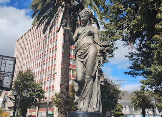 chile/valparaiso/landmark/plaza-de-la-victoria