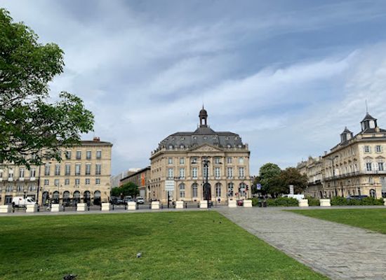 france/bordeaux/landmark/maritime-stock-exchange-hotel-in-bordeaux