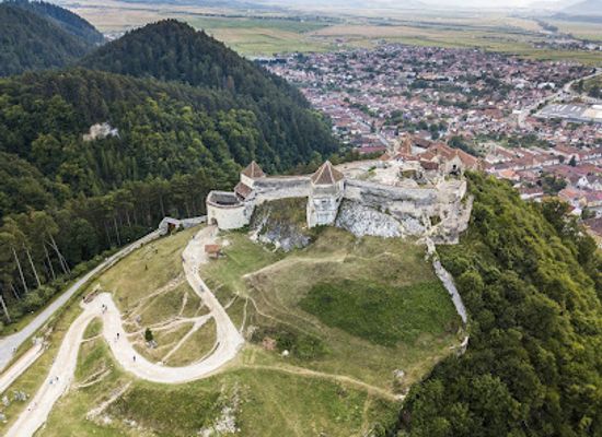 romania/rasnov-area/landmark/gothic-church-ruins