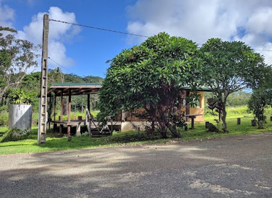 new-caledonia/ile-des-pins/landmark/grotte-de-la-reine-hortense