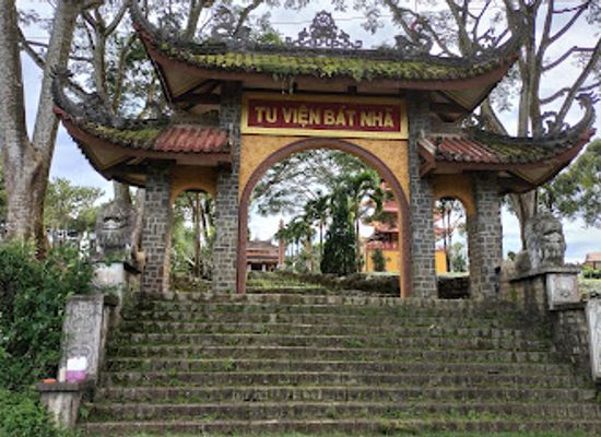 vietnam/northeast/landmark/tu-vien-bat-nha