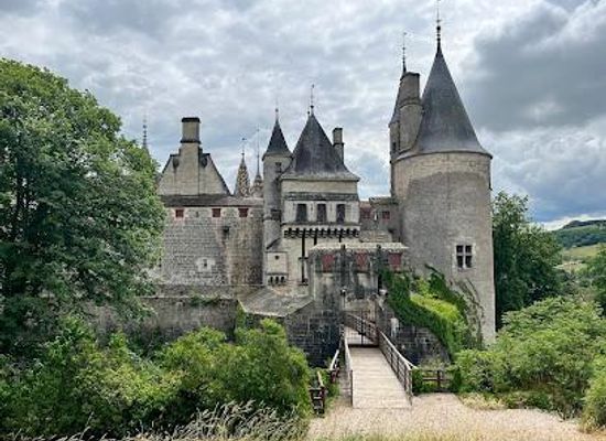 france/burgundy/landmark/chateau-de-la-rochepot