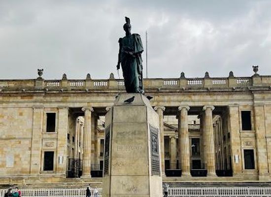 colombia/bogota/landmark/estatua-de-simon-bolivar