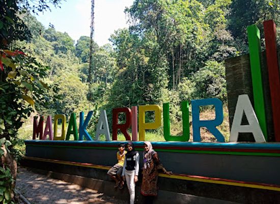 indonesia/east-java/landmark/madakaripura-waterfall