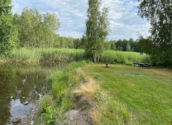 finland/uusimaa/landmark/i-am-east-i-am-west