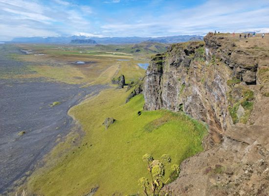 iceland/laugavegur-trail/landmark/dyrholaey-lighthouse