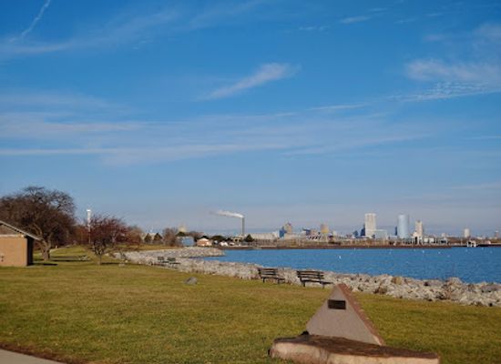 wisconsin/milwaukee/bay-view/landmark/cupertino-park