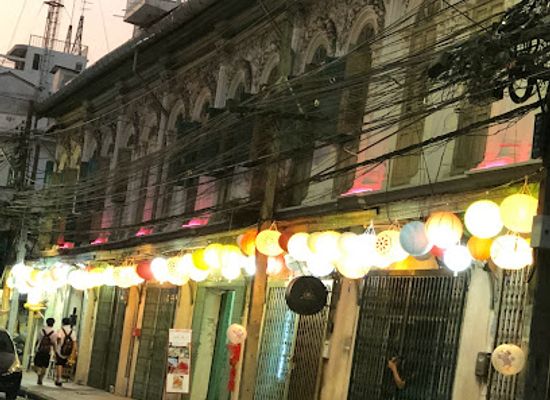 thailand/bangkok/chinatown/landmark/tuek-dok-mai-aakhan-boran-thanon-song-wat