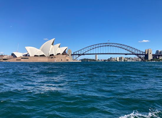 australia/sydney-basin/landmark/sydney-harbour-boat-tours