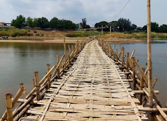 cambodia/kampong-chhnang/landmark/kaoh-pan-island-bamboo-bridge