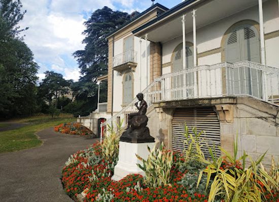 switzerland/geneva/landmark/statue-flutiste-charmeur