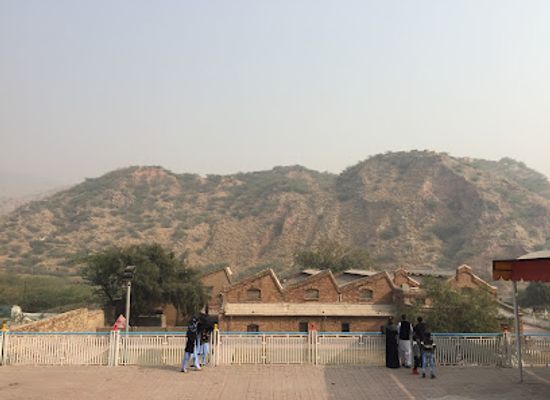 pakistan/central-punjab/landmark/khewra-salt-mines