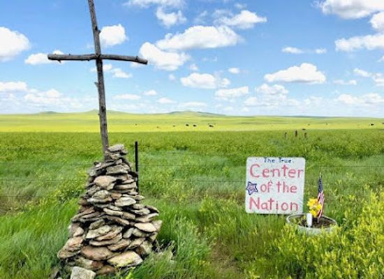 south-dakota/great-plains/landmark/geographic-center-of-the-nation-monument