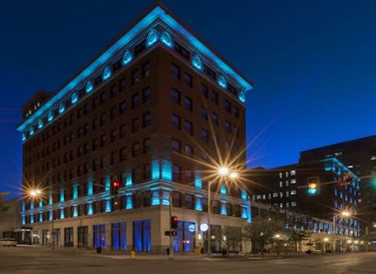 iowa/davenport/landmark/the-current-iowa-autograph-collection