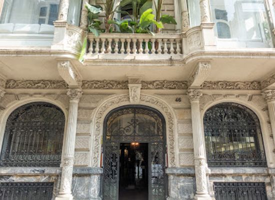 spain/barcelona/landmark/casa-antoni-salvado