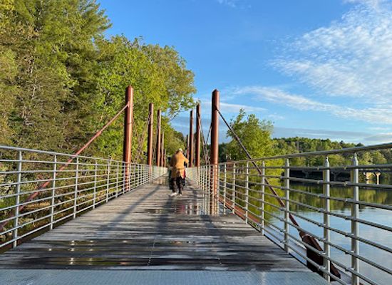 north-carolina/hickory/landmark/lake-hickory-riverwalk