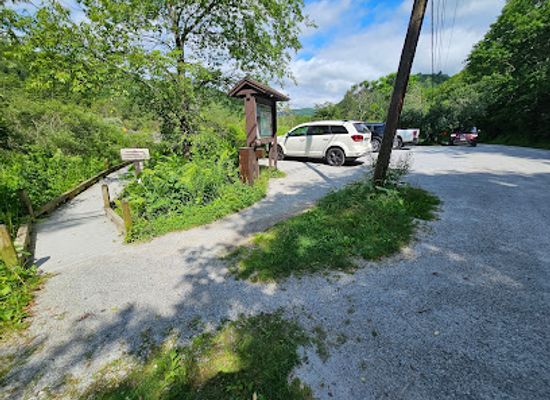 vermont/killington/landmark/thundering-brook-falls-trail-trailhead-parking