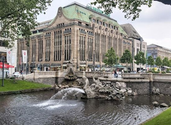 germany/dusseldorf/medienhafen/landmark/tritonenbrunnen
